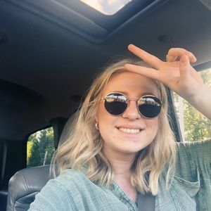 Meet your Posher, Talia